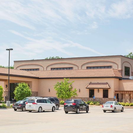 Ramada By Wyndham Des Moines Tropics Resort & Conference Ctr Urbandale Buitenkant foto