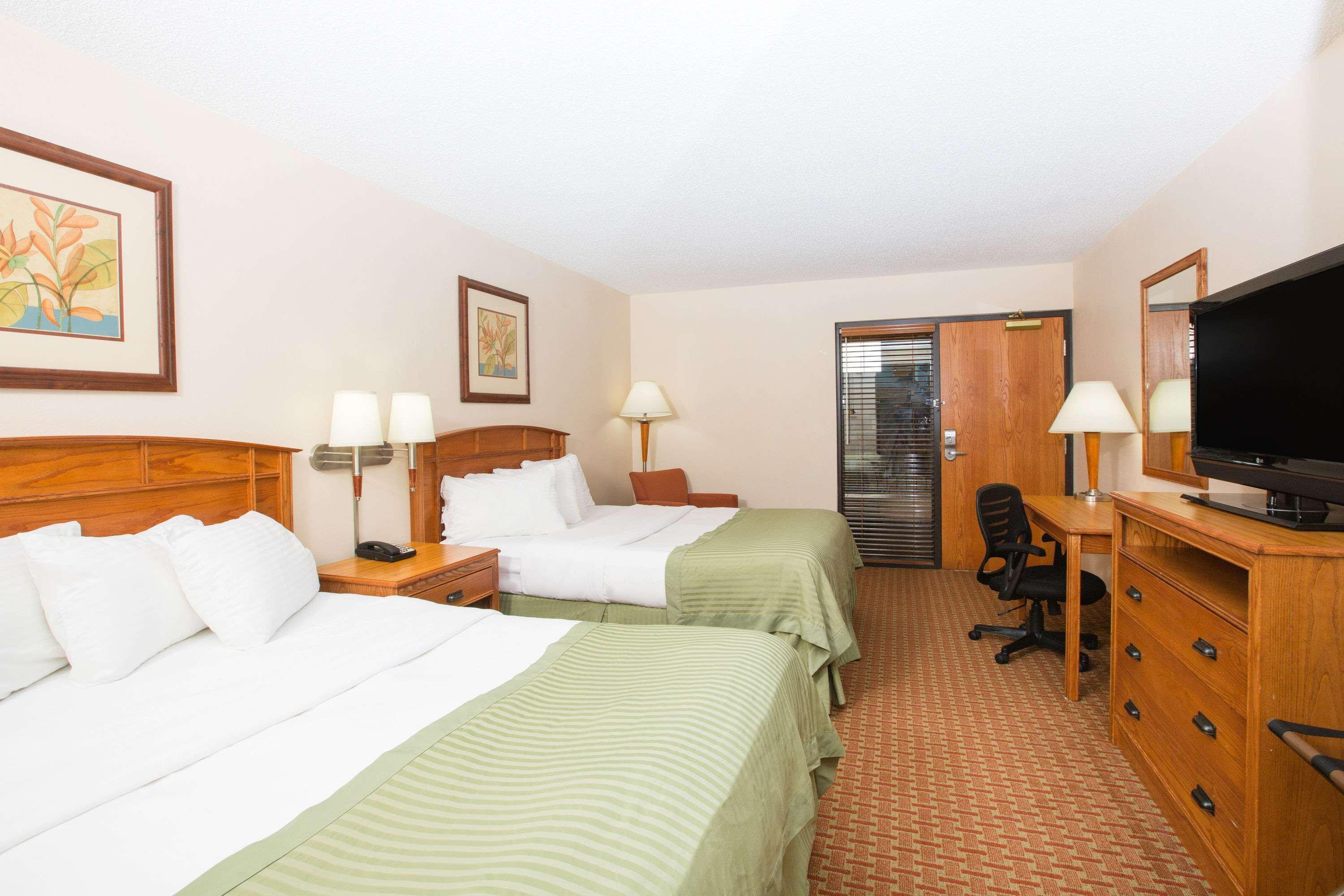 Ramada By Wyndham Des Moines Tropics Resort & Conference Ctr Urbandale Buitenkant foto