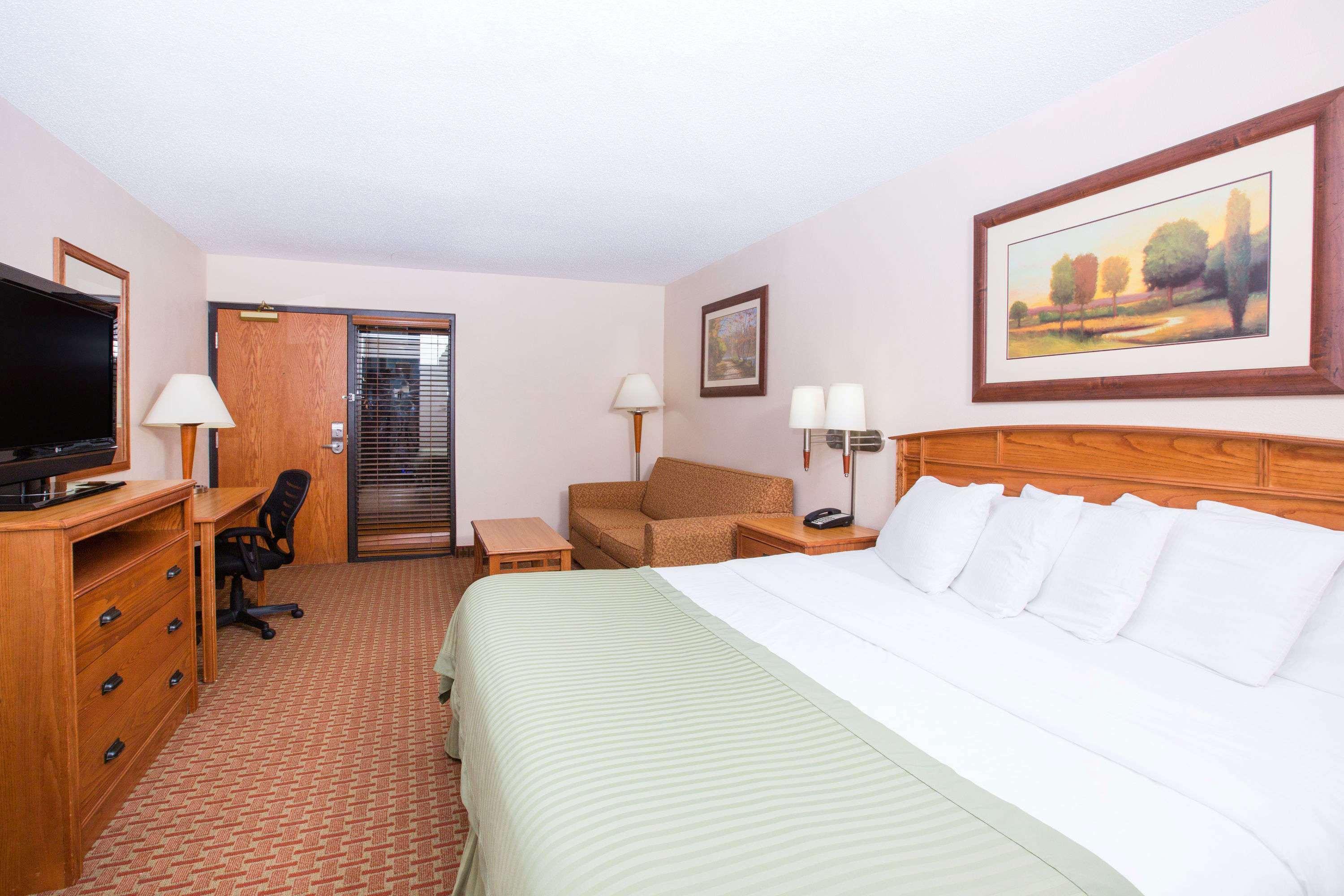 Ramada By Wyndham Des Moines Tropics Resort & Conference Ctr Urbandale Buitenkant foto