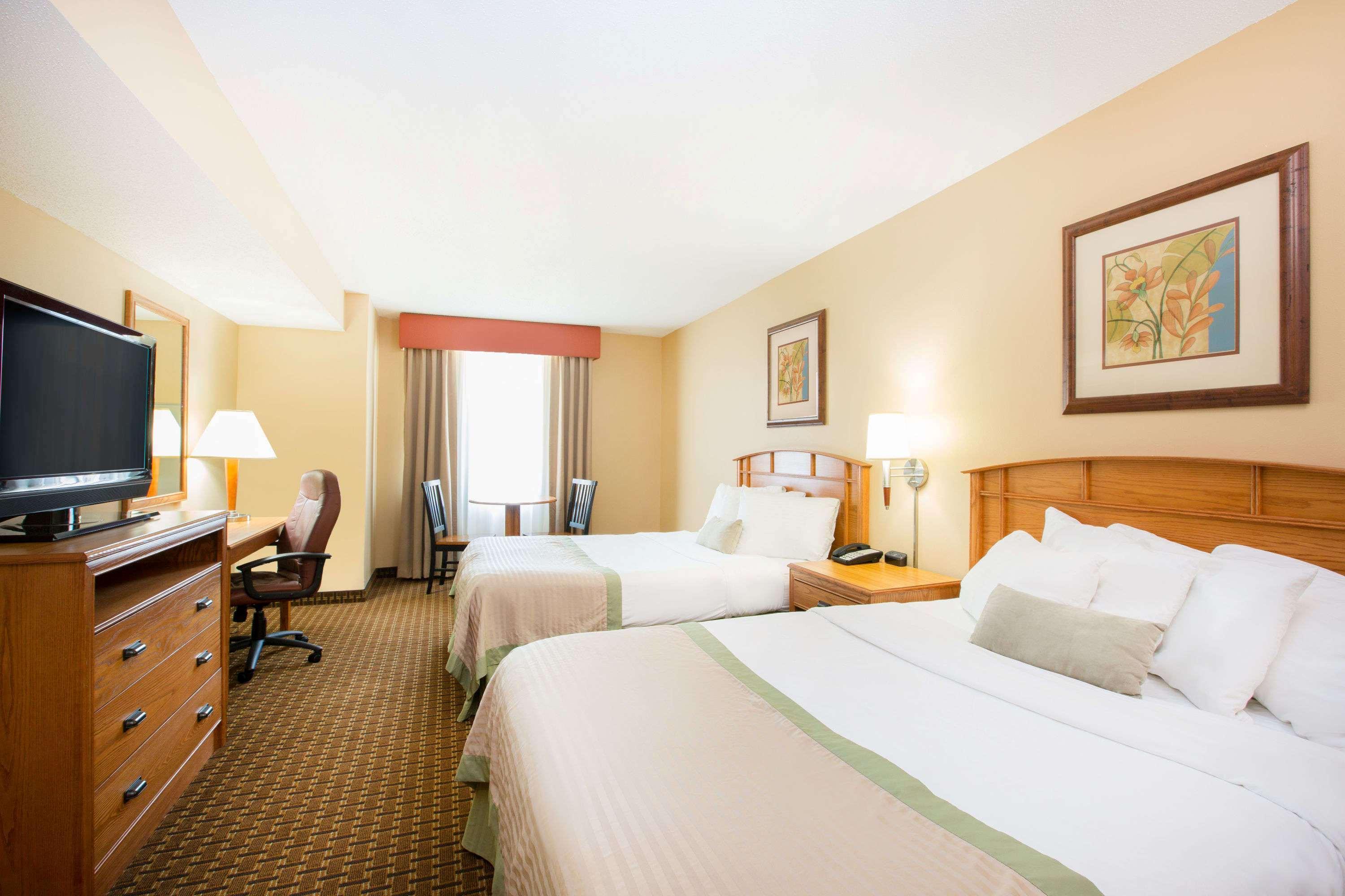 Ramada By Wyndham Des Moines Tropics Resort & Conference Ctr Urbandale Buitenkant foto