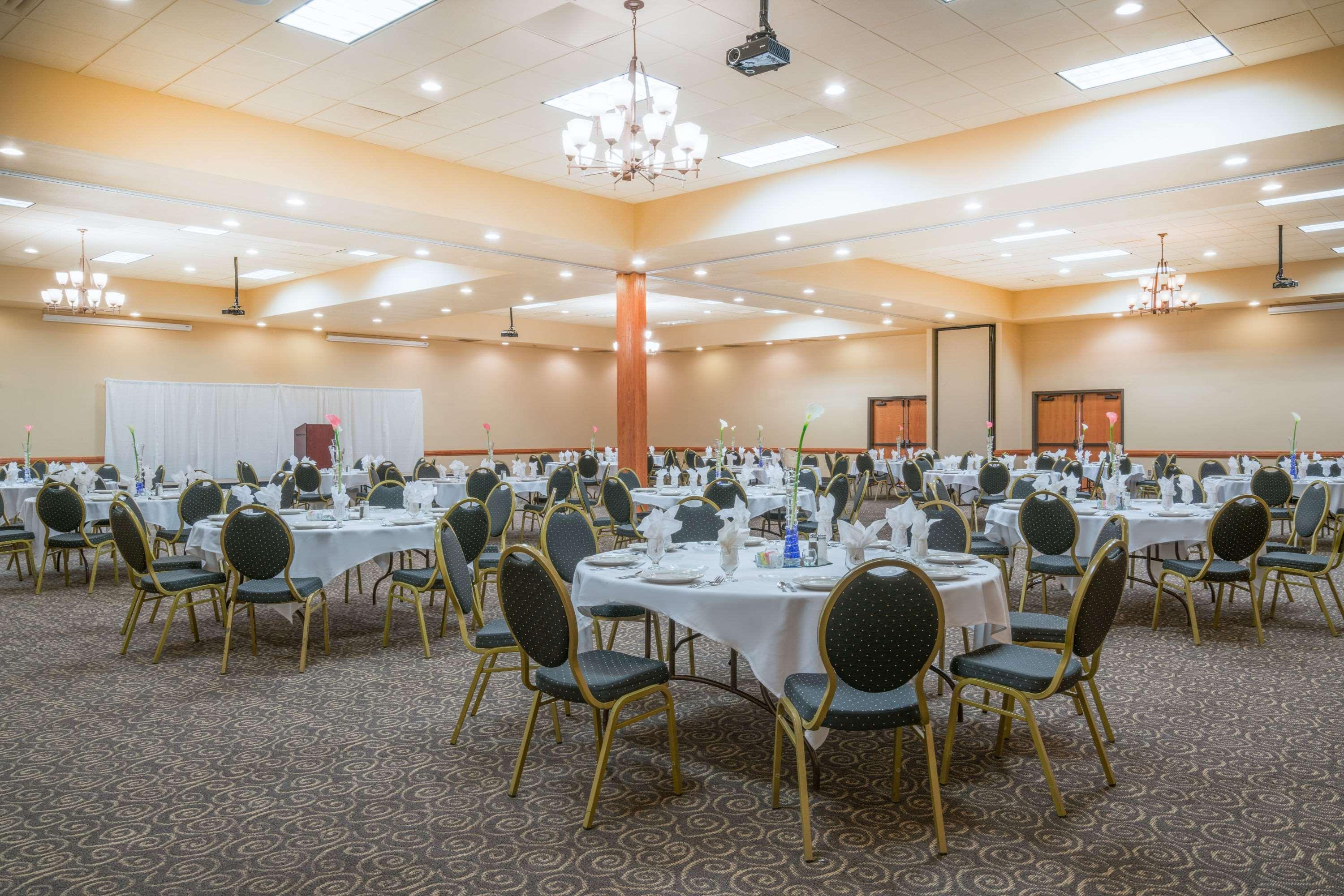 Ramada By Wyndham Des Moines Tropics Resort & Conference Ctr Urbandale Buitenkant foto