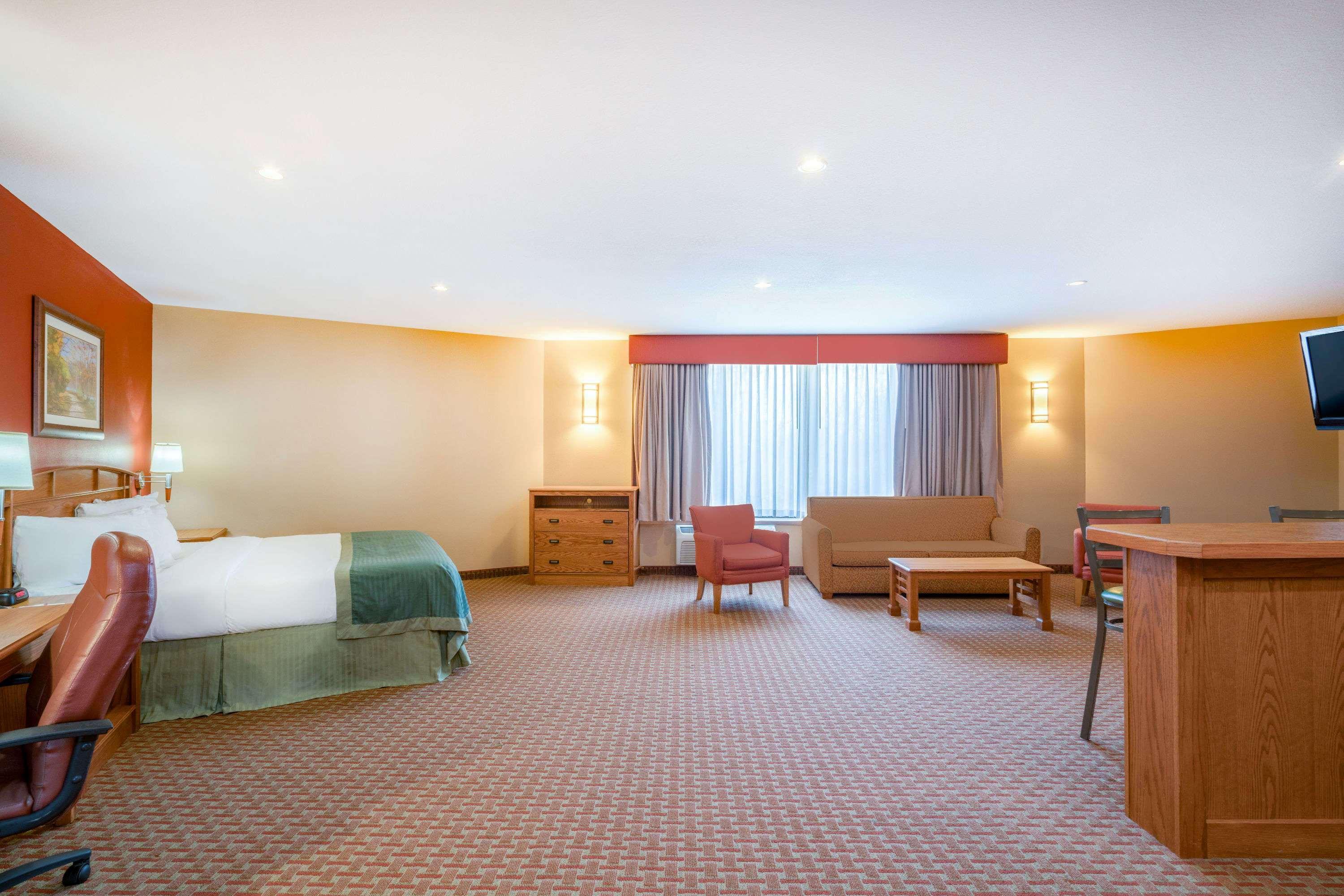 Ramada By Wyndham Des Moines Tropics Resort & Conference Ctr Urbandale Buitenkant foto