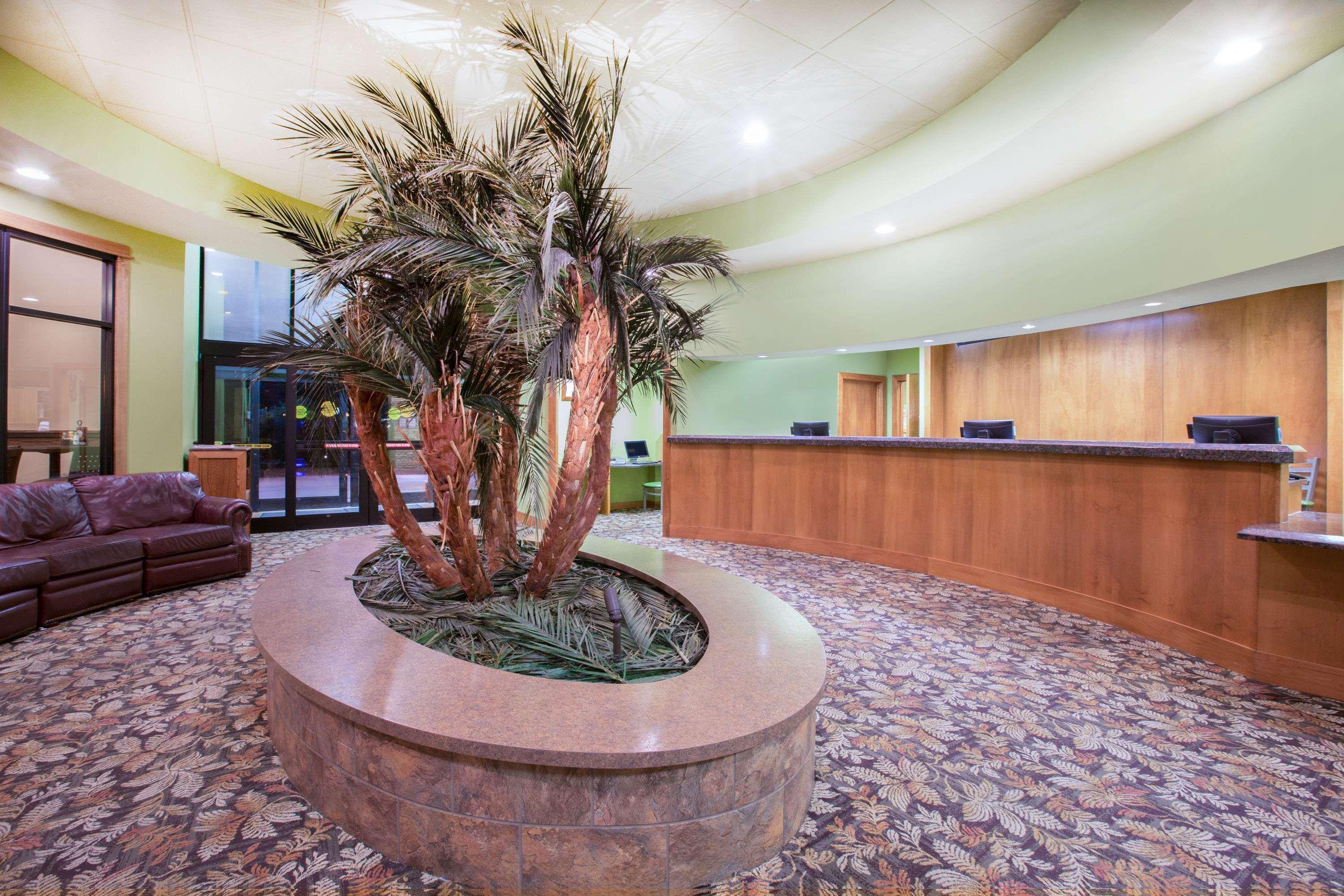 Ramada By Wyndham Des Moines Tropics Resort & Conference Ctr Urbandale Buitenkant foto