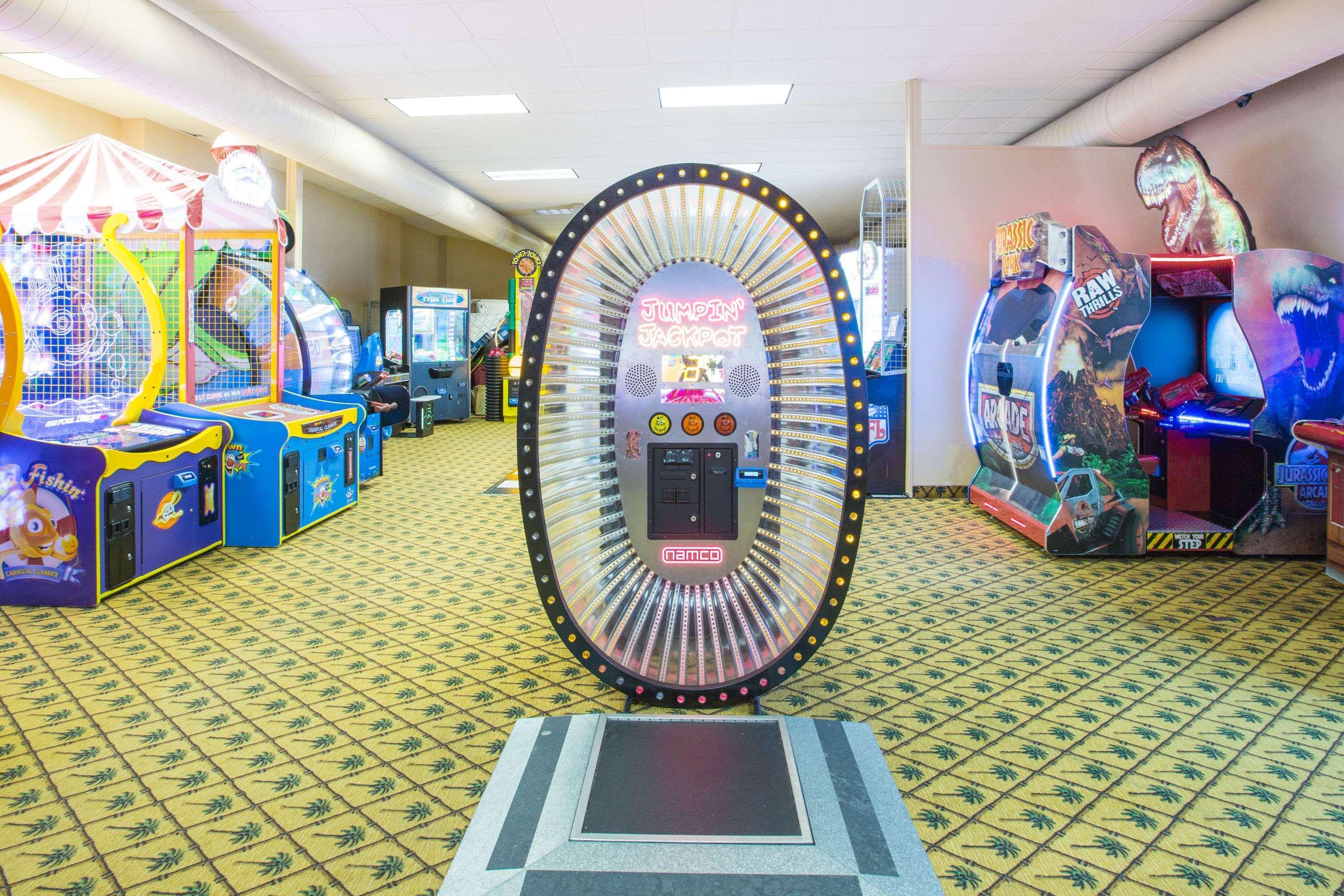 Ramada By Wyndham Des Moines Tropics Resort & Conference Ctr Urbandale Buitenkant foto