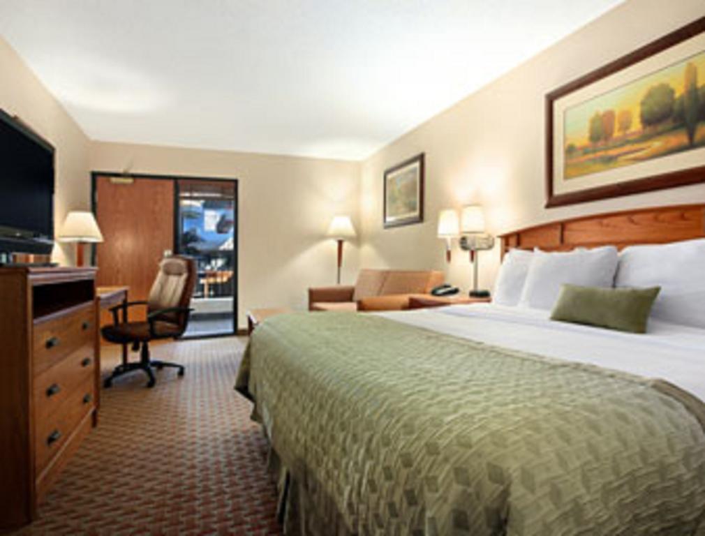 Ramada By Wyndham Des Moines Tropics Resort & Conference Ctr Urbandale Kamer foto